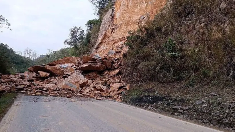 Sạt lở đất khiến ba người bị vùi lấp tại Phú Thọ